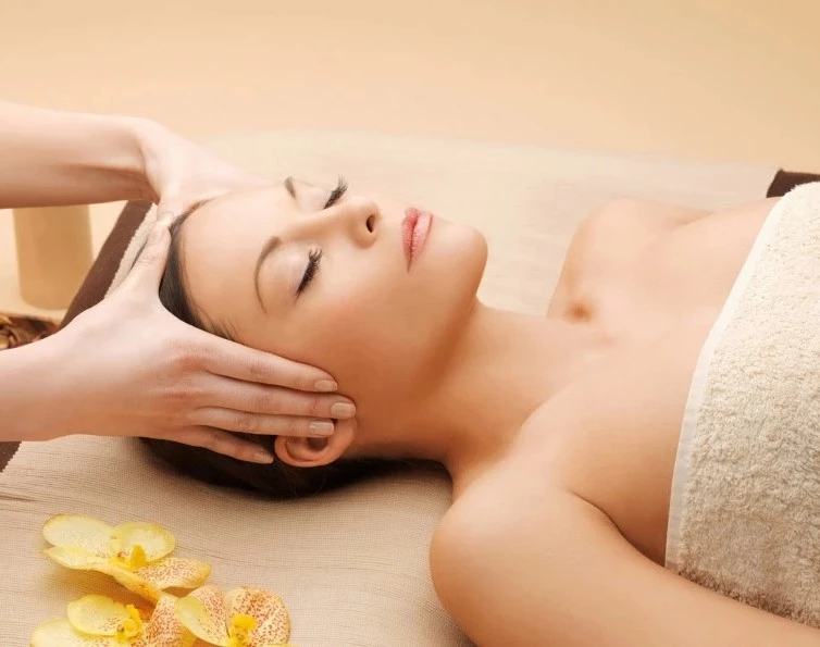 entspannende Kopfmassage